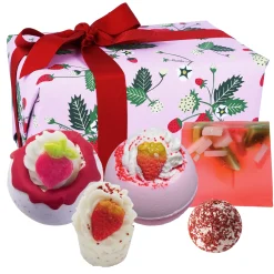 Bomb Cosmetics Gift Packs Strawberry Feels Forever
