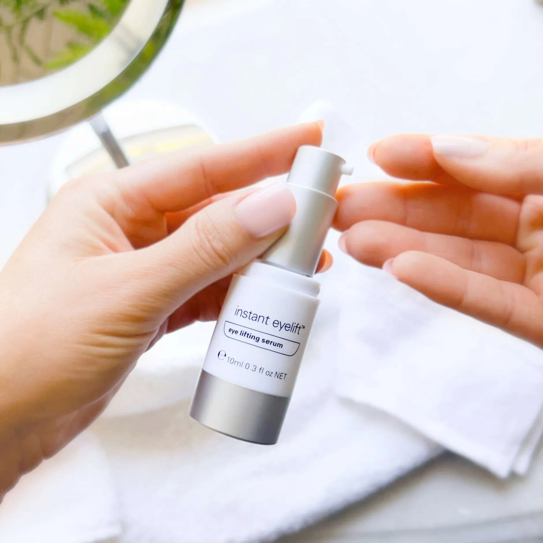Skin Doctors Eyes Instant Eyelift 10ml Online